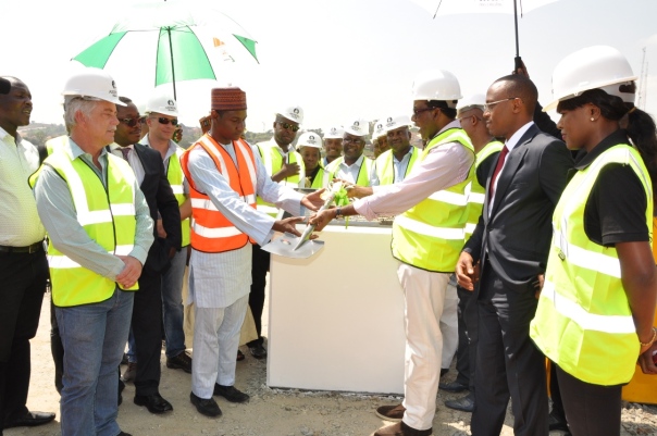The Chairman, Suleiman Yahyah (OON) hands the site over to the contractors, Dantata & Sawoe